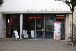 Eingangsbereich der Frankfurter Tagungsstätte